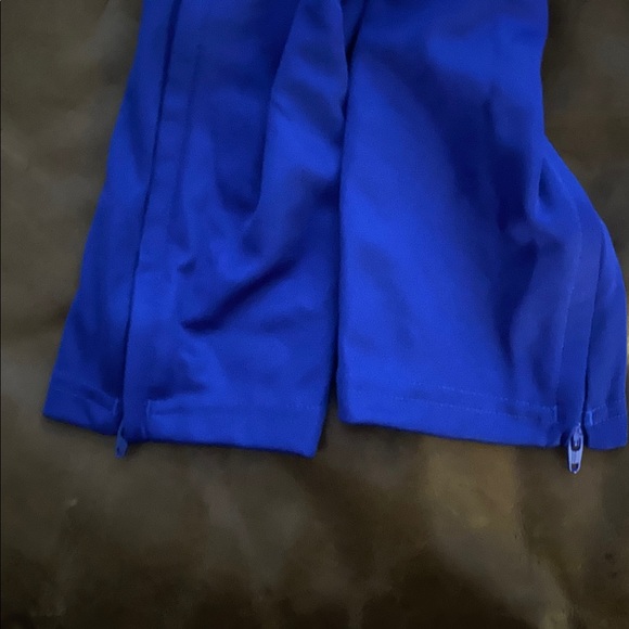 Adidas - Picture 9 of 10